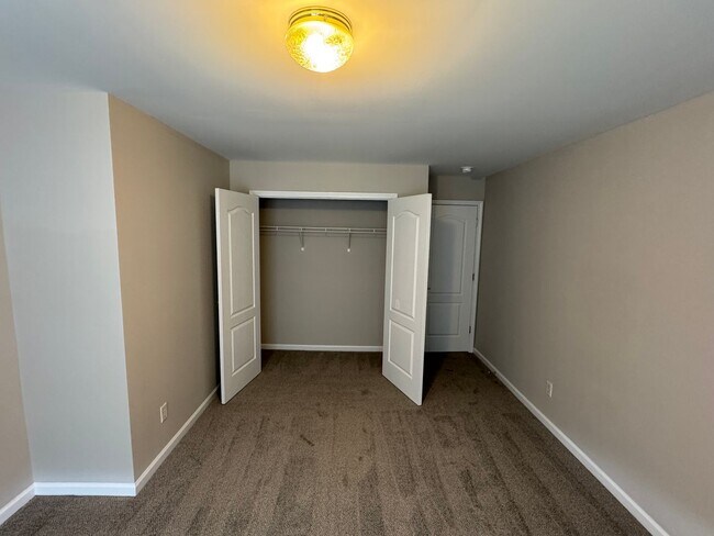 Building Photo - 7333 Michaels Landing Dr