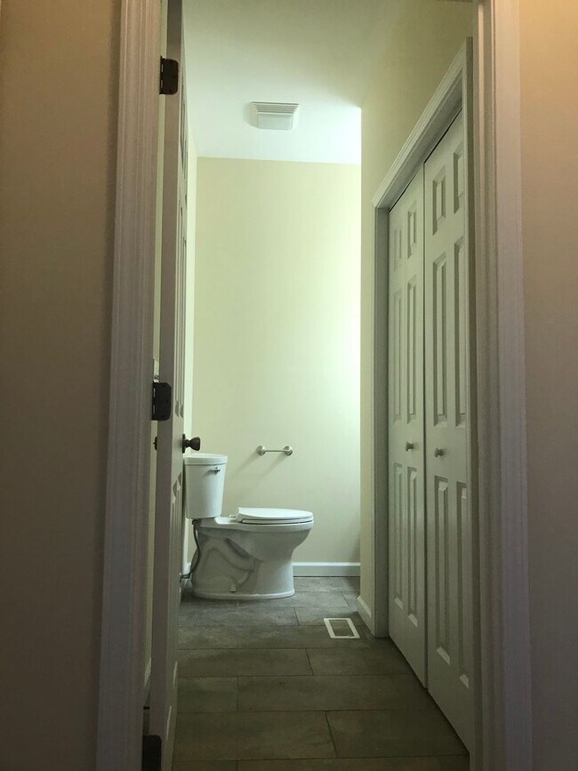 Building Photo - Arden Townhome: Commuter's Wishlist