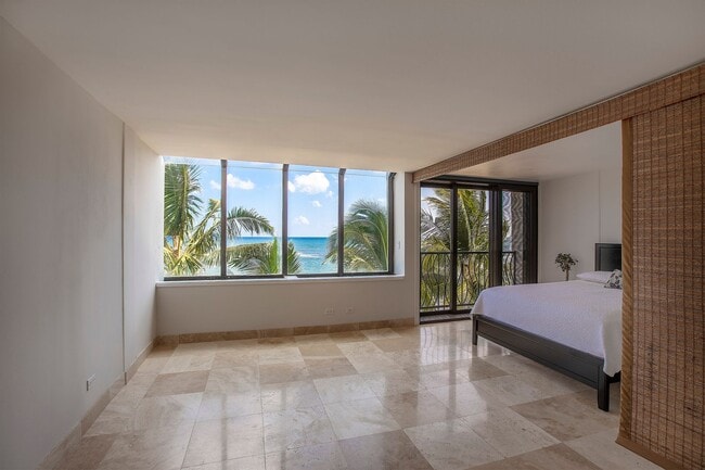 Building Photo - BEACH FRONT CONDO- Pool, spa and BBQ area