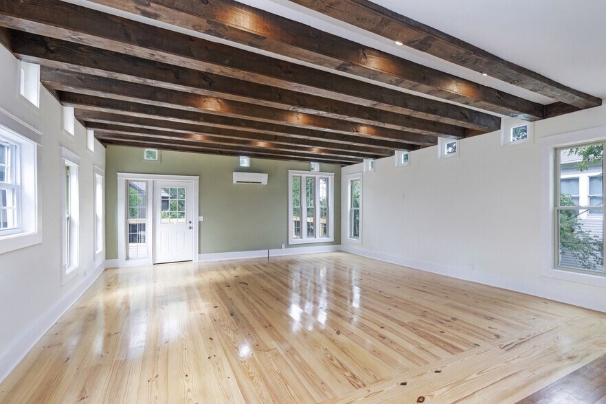 Building Photo - 3008 Blakemore Ave