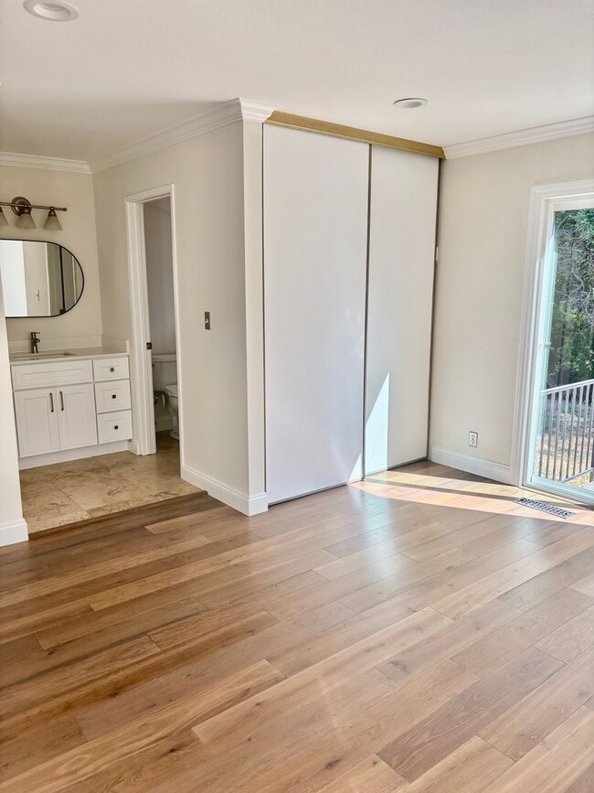 Building Photo - Stunning Ranch-Style Home in Desirable Laf...