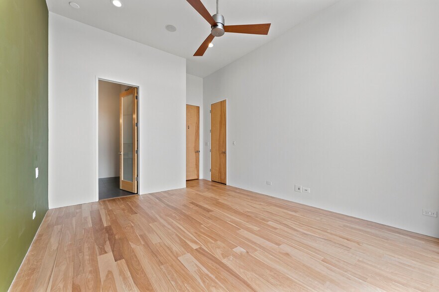 Building Photo - 2408 W Rice St