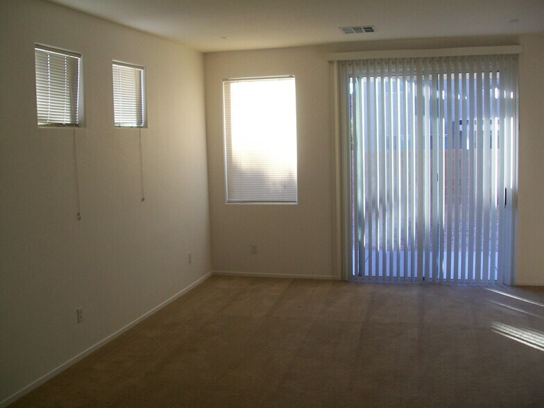 Building Photo - 5049 Hazelyn Ct
