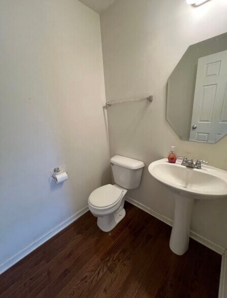 Building Photo - 4014 Pompton Ct