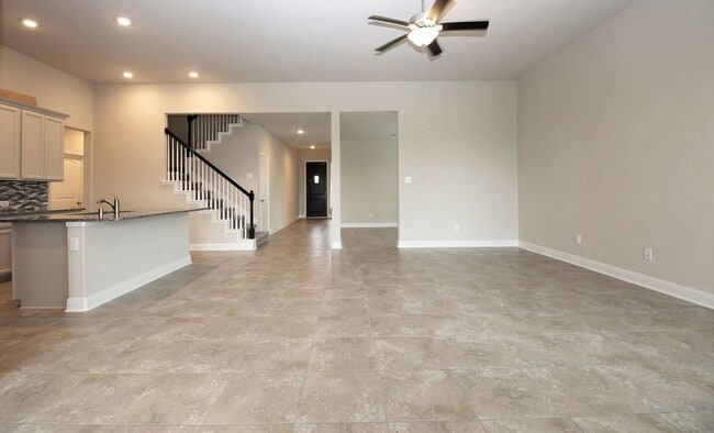 Building Photo - 8218 Oxbow Manor