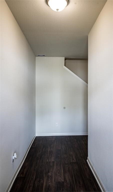 Building Photo - 208 Autumn Berry Ln