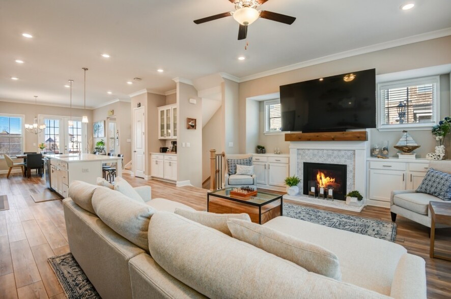 Gas fireplace for keeping warm and toasty - 3768 Duke Center Way