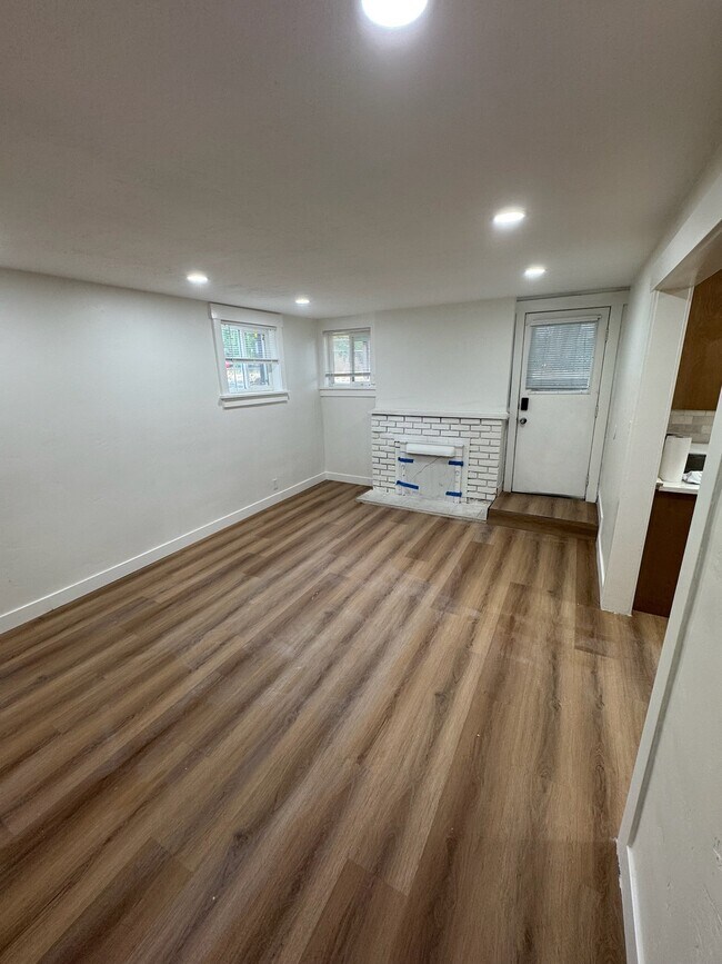 Building Photo - 1216 S 1100 E