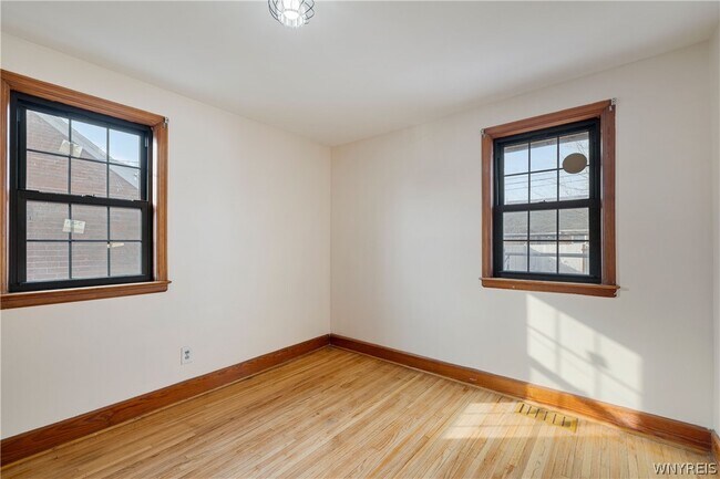 Building Photo - 94 Tudor Rd