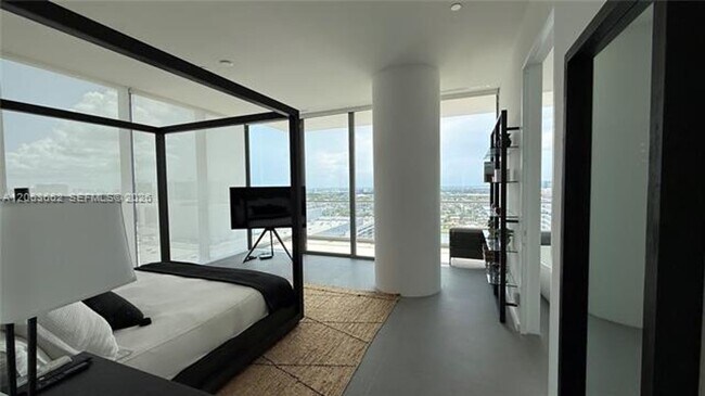 Building Photo - 2000 S Ocean Dr