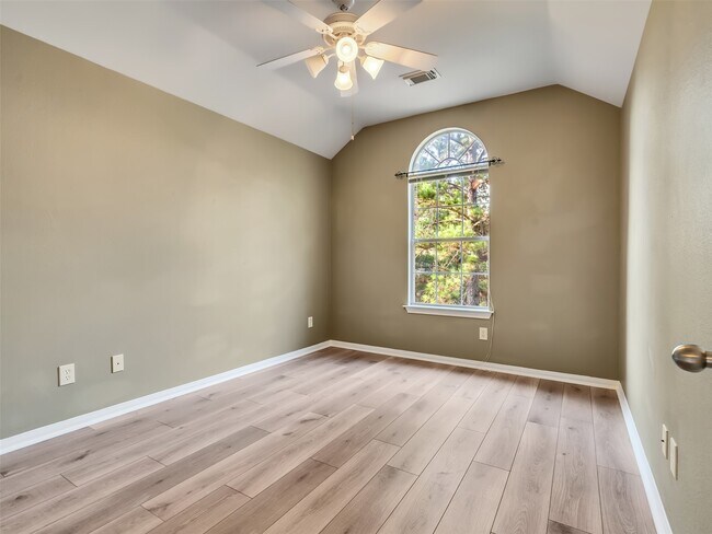 Building Photo - 94 Cornflower Dr
