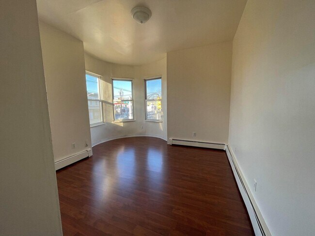 Building Photo - 518-524-524 John F. Kennedy Blvd