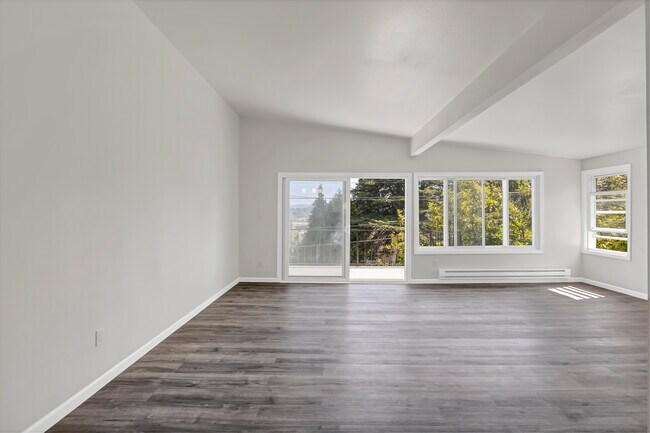 Building Photo - 10607 Des Moines Memorial Dr S