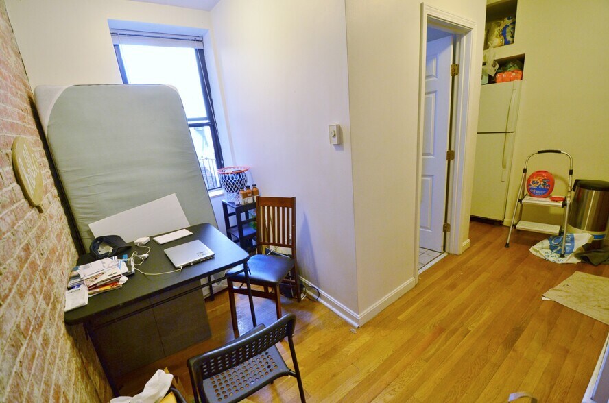 Building Photo - 58 Gainsborough St
