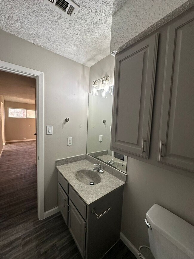 Building Photo - Ernest Properties 2 (295 Mooring Cir)