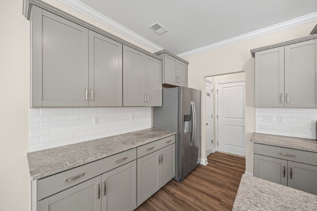 Building Photo - Lake Wylie Townhome with amazing amenities!