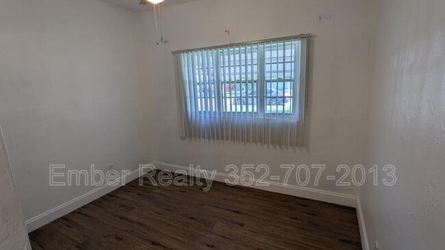 Building Photo - 140 N Oxalis Dr