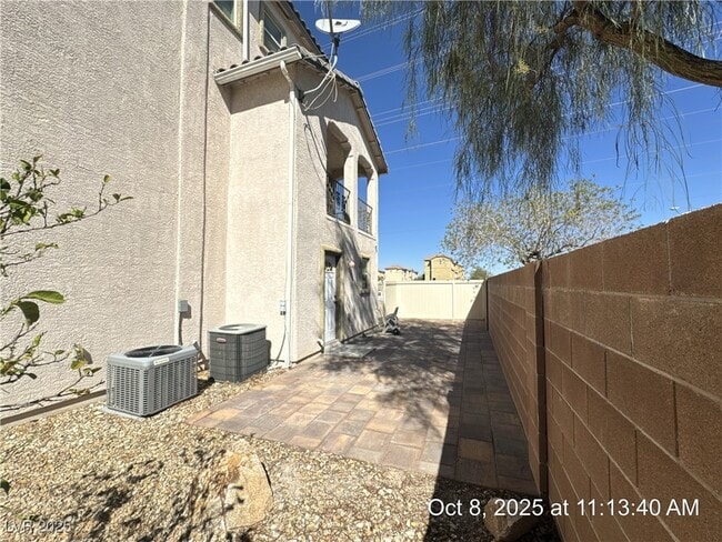 Building Photo - 10314 Ladybug Bend St