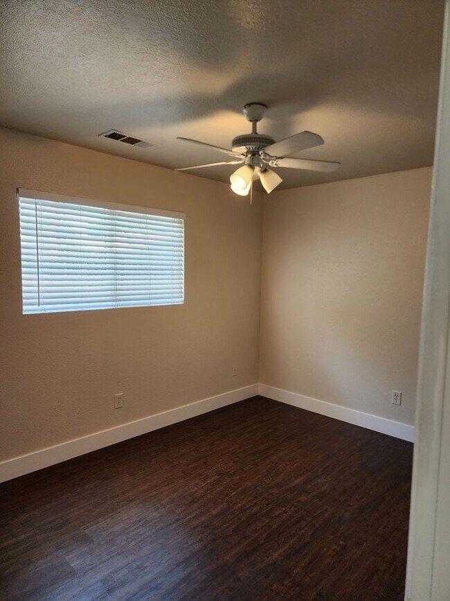Building Photo - 3 bedroom 1 bath with Garage converted to ...