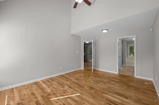 Building Photo - 3 bedroom single family home