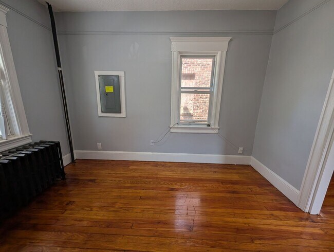 Building Photo - 2 Bedroom House in Asbury Park!