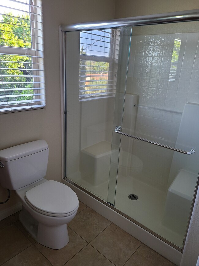 Building Photo - 15024 Magnolia Blvd