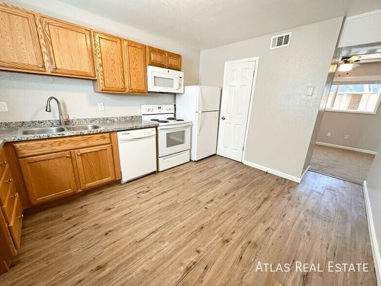 Building Photo - 2107 Preuss Rd