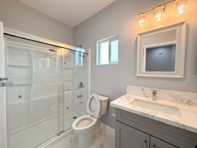 Building Photo - 5256-5260 Groveland Drive