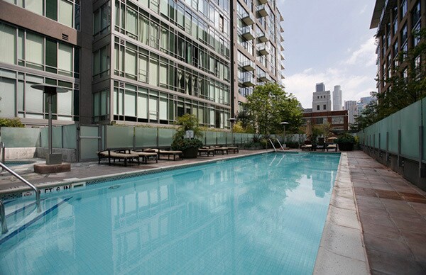 Pool 2 - 1100 S Hope St