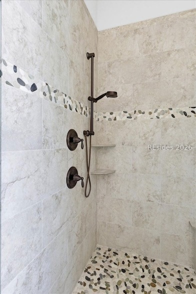 Building Photo - 165 Topside E