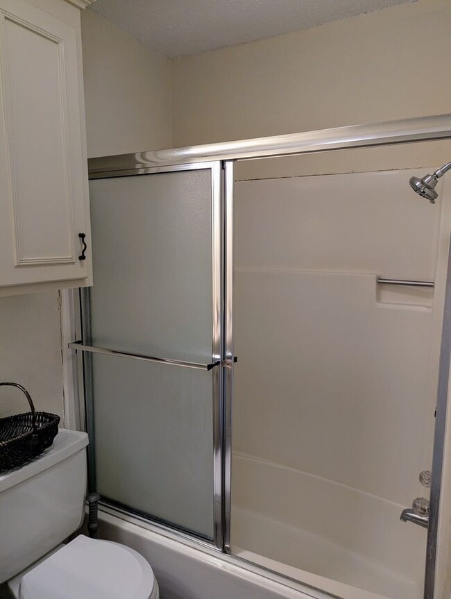 Building Photo - $500 OFF your 1st Month Rent!