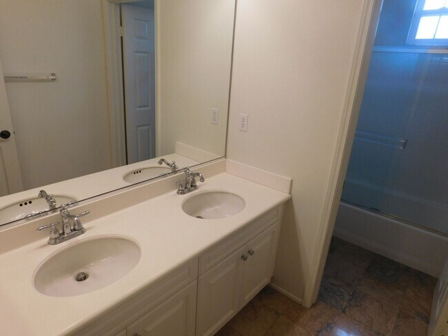 Building Photo - 3351 Via Mereno