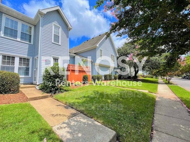 Building Photo - 5310 Lake Victoria Arch