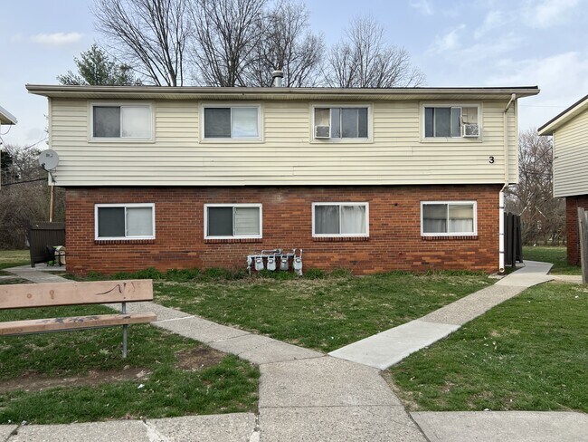 Building Photo - 2 Columbine Ct
