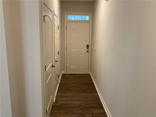 Building Photo - 28 Rustin Ridge