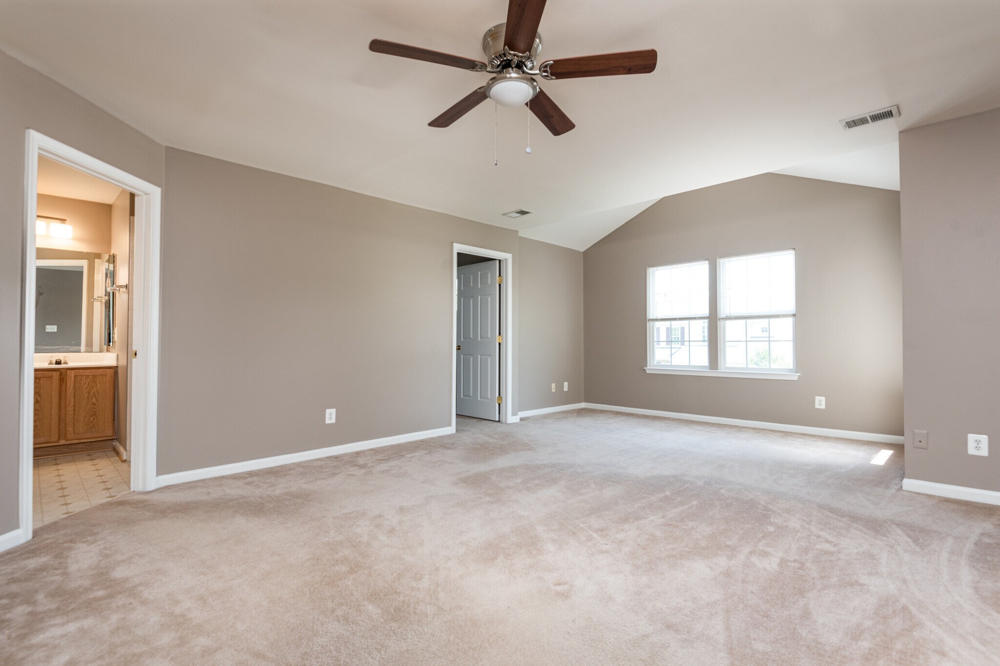 Primary bedroom - 15121 Toccoa Ct