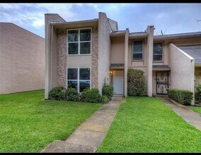 Building Photo - 324 Valley Park Dr