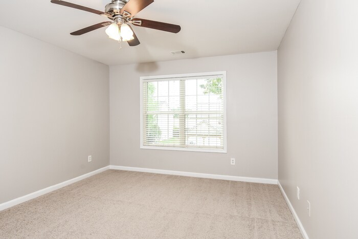 Building Photo - 39 Lenore Ct