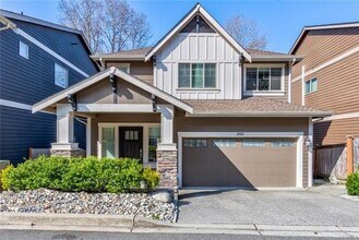 Building Photo - READY NOW NEW Price! Spacious Spirit Ridge...