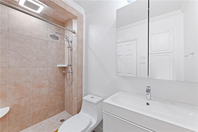 Building Photo - 908 Lenox Hill Ct NE