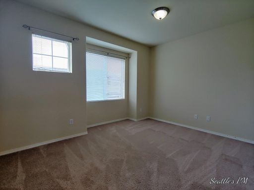 Building Photo - Large 3 Story Townhome with Tandem Garage!