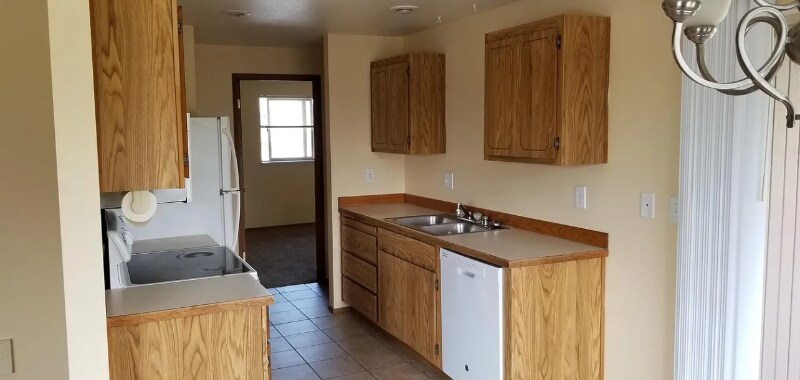 Primary Photo - 712 Avenue B