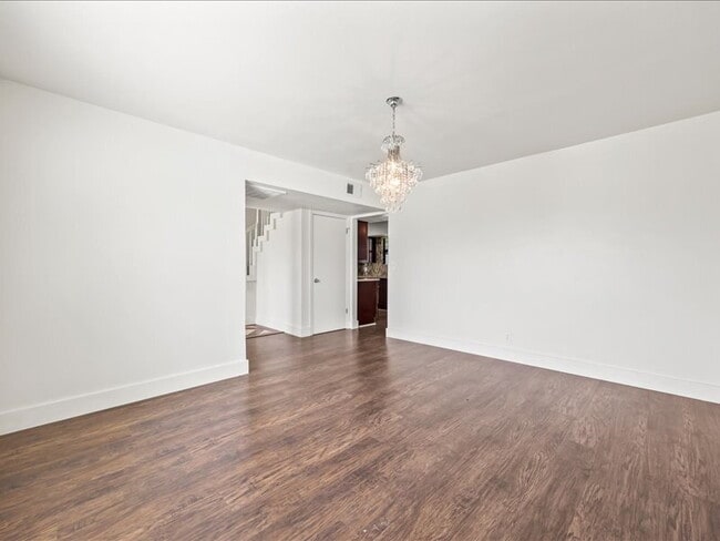 Building Photo - Spacious 3-Bedroom Home Near Medical Cente...