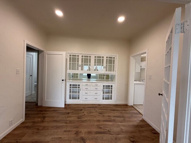 Building Photo - Country Home.  3 Bed 2 Bath