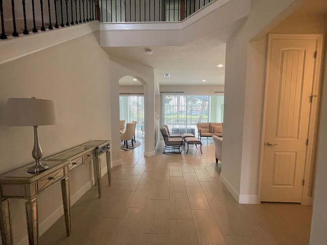 Building Photo - The perfect home waiting for you! FULLY FU...