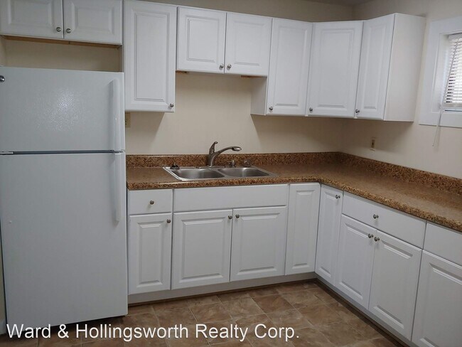 Building Photo - 2 br, 1 bath House - 942 Little Bay Avenue #4