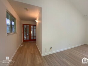 Building Photo - Inviting 3BD/2BA Home in Glen Ellen