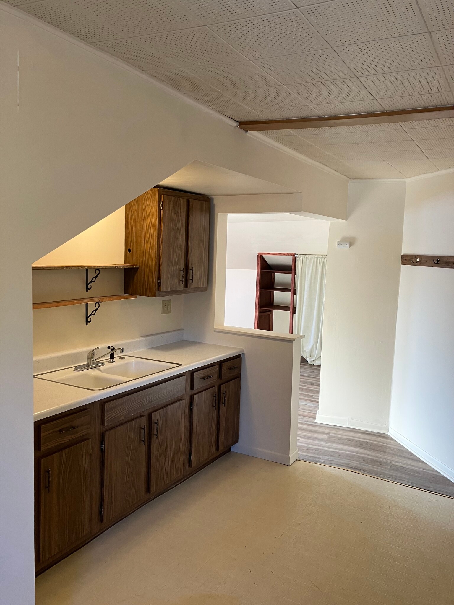 kitchen sink - W4160 Main Rd