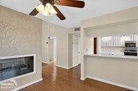 Building Photo - Bright and Modern 1Bdm 1Ba Condo Near Downtown Scottsdale!