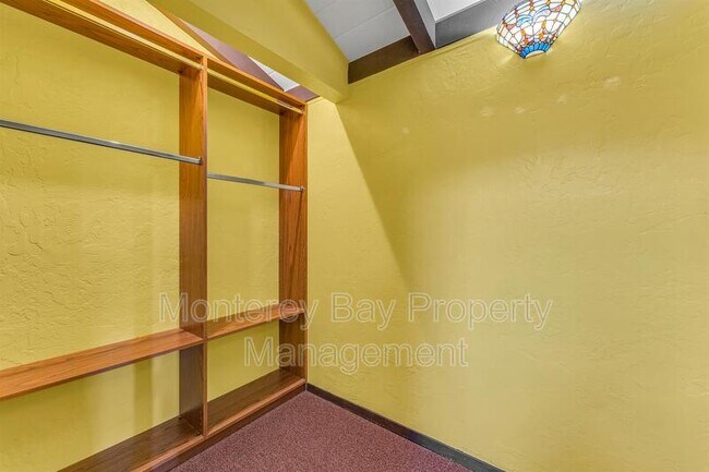 Building Photo - 10720 El Camino Nuevo